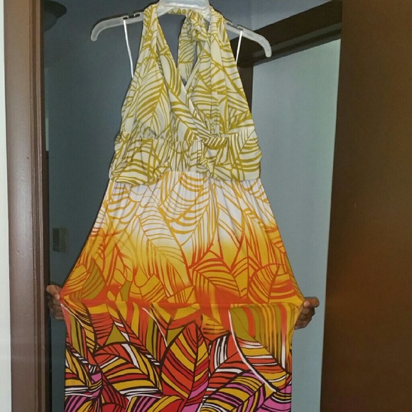 2x 3x Halter Top Dress - Picture 2 of 4