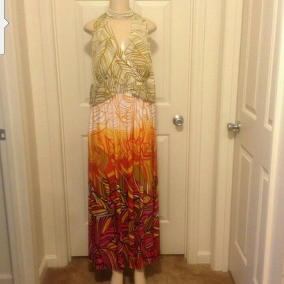 2x 3x Halter Top Dress - Picture 4 of 4