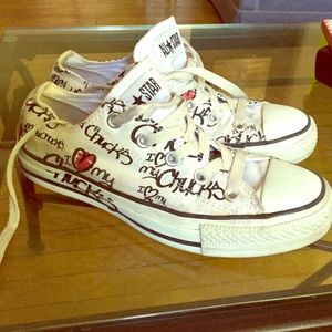 "I love my Chucks" Converse low-tops