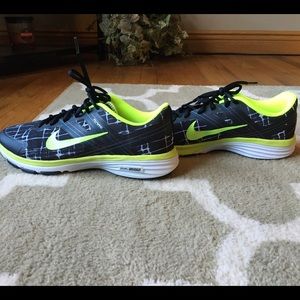 Nike Duel Fusion. Never worn!