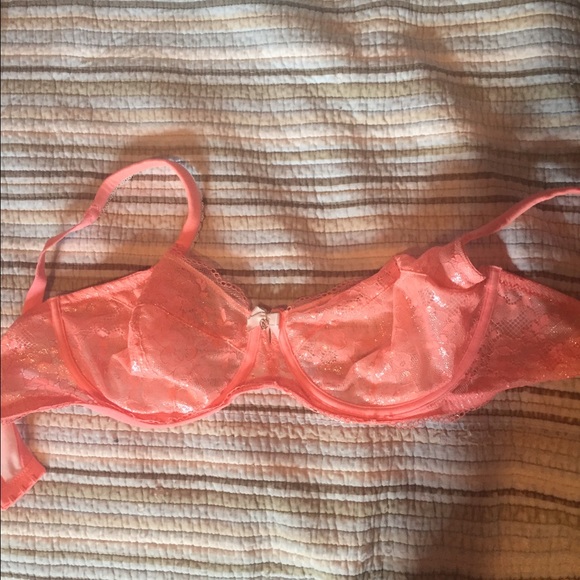 Victoria's Secret bra size 34DDD