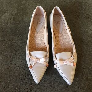 Cole haan punk kitten heels with bow size 10