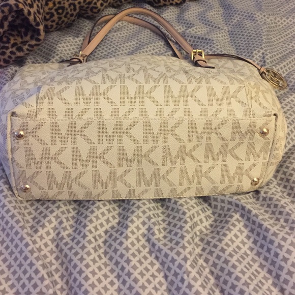 Sold on Merc! - Picture 4 of 4