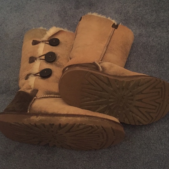UGGS