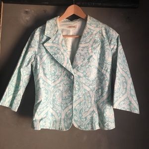 3/4 Sleeve Light Jacket in real and white