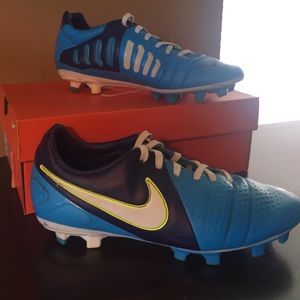 Nike Women's CTR360 Libretto III FG Soccer Cleats