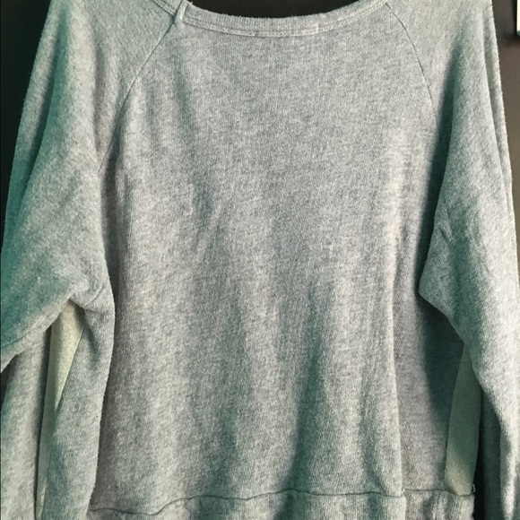 FOREVER 21, cropped gold decal sweatshirt💕 - Picture 3 of 4