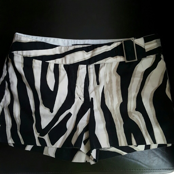 Express Animal print shorts - Picture 1 of 2
