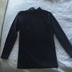 Under armor long sleeve good condition