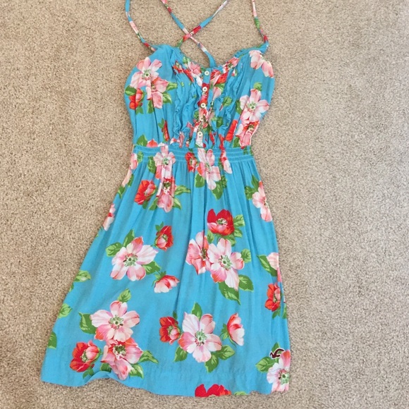 Criss cross summer time dress