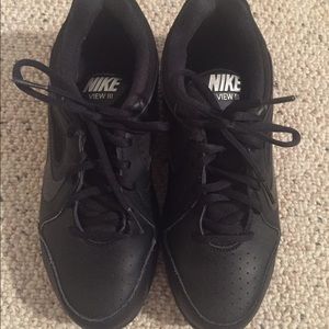 Nike View III Tennis Shoes