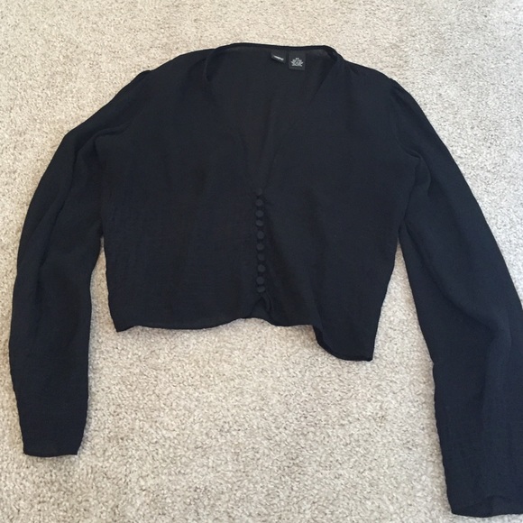 Black cropped blouse