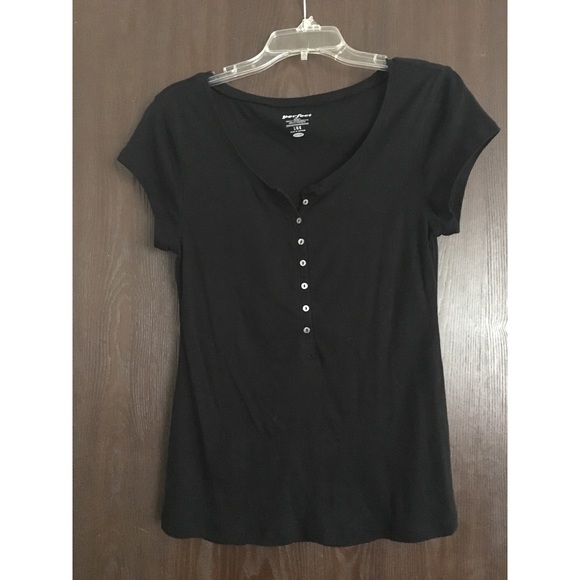 Black Old Navy Henley Tee