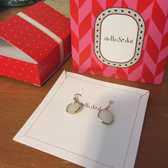 Stella and Dot white and gold dangle earrings