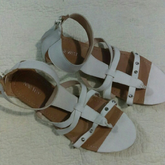 Sandals - Picture 2 of 3