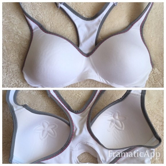 DONATING - lily of france sports bra NWOT - Picture 2 of 4