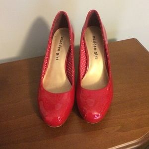 Red Madden Girl Pumps
