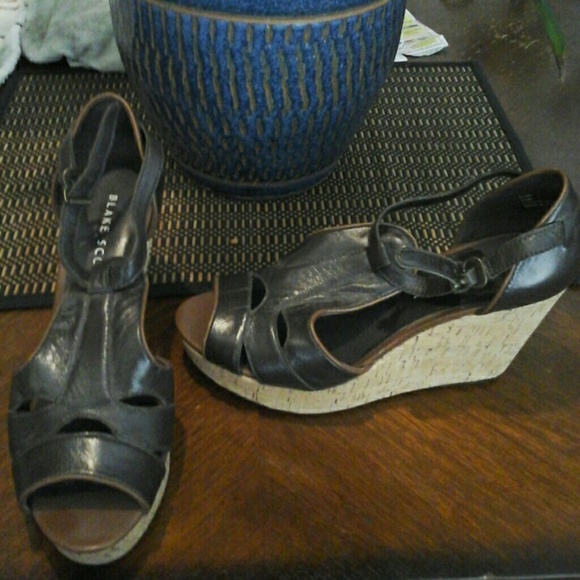 Shoes - Picture 2 of 2