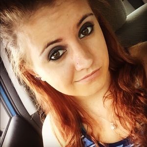 Meet your Posher, Monica