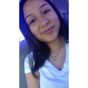 Meet your Posher, Daniela