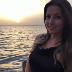 Meet your Posher, Priscila