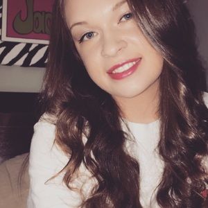 Meet your Posher, Jadea