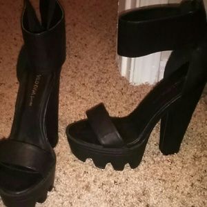 Black Platform Lug Heel