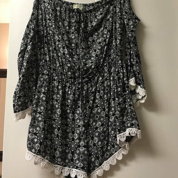 ❌ SOLD Drop sleeve romper