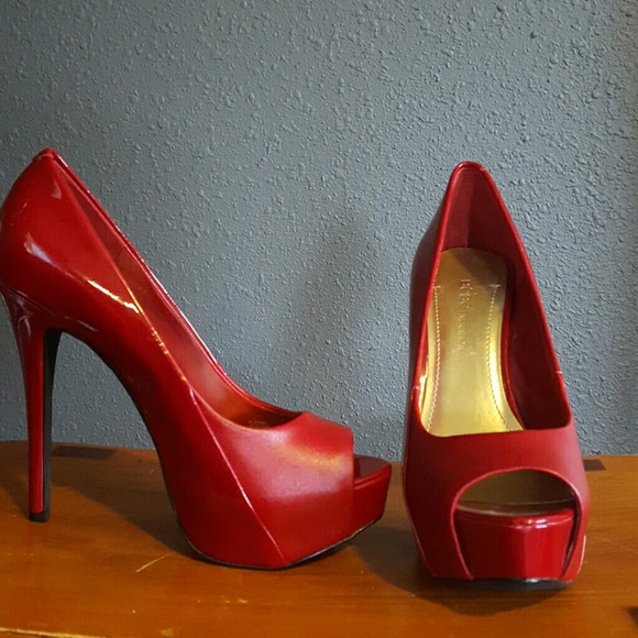 BGBG Generation Red open toe heels size 6