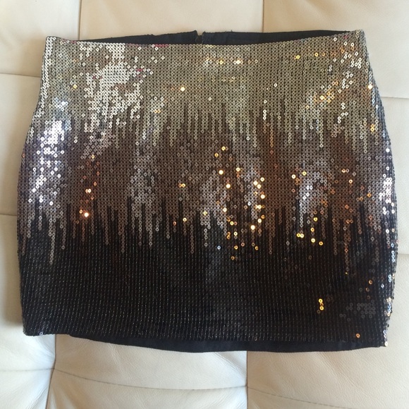 2b Bebe Sequin mini skirt