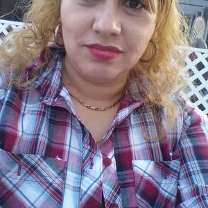 Meet your Posher, Esther