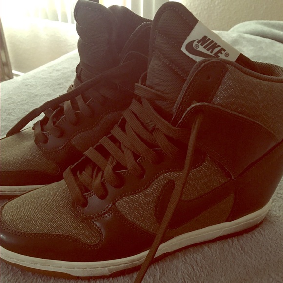Women's Nike dunk Sky High wedge sneakers