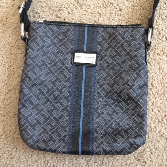 Tommy Hilfiger Crossbody - Picture 1 of 2