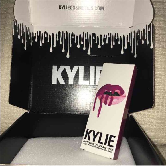 KYLIE LIP KIT POSIE K - Picture 3 of 4