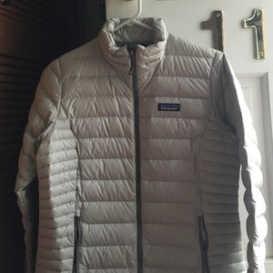 Patagonia greyish white down jacket/ sweater