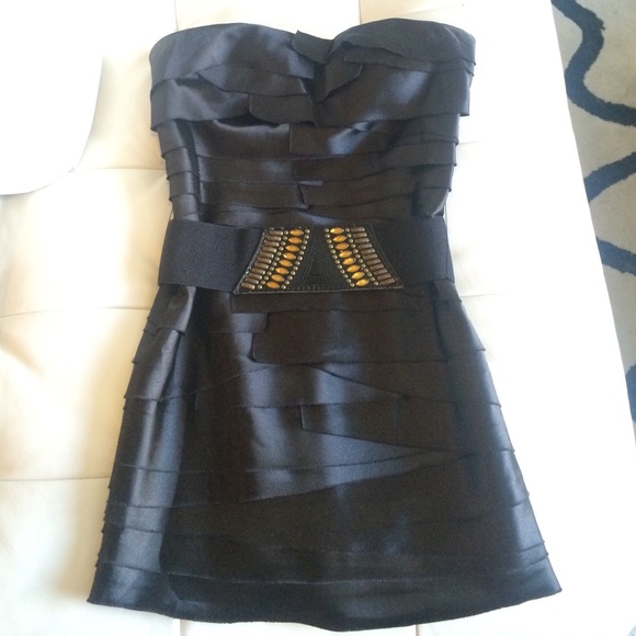 Black belted layered Bebe dress - Picture 1 of 2