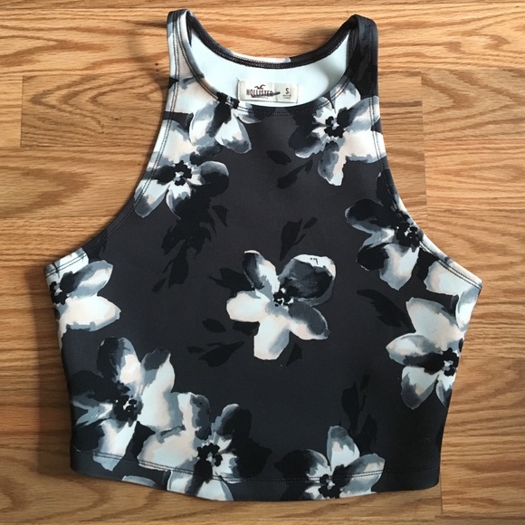 ⭐️hollister floral crop top⭐️