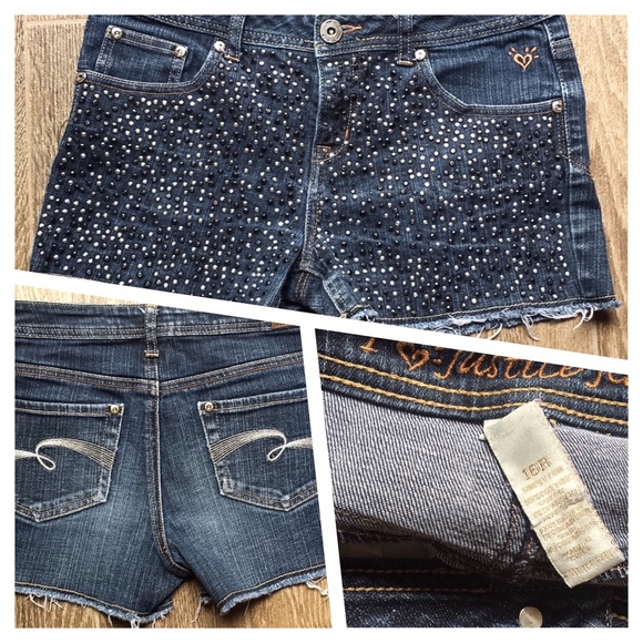 Embellished Fray hem denim shorts