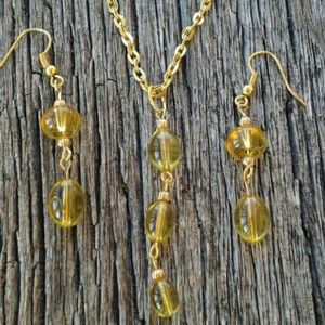 Necklace and earring set