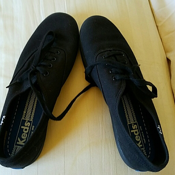 Black Keds! Practically new!!