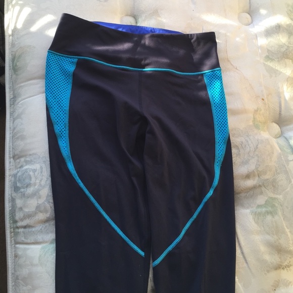 VS gum legging! Size medium