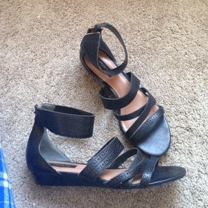 Ann Taylor black strappy sandals