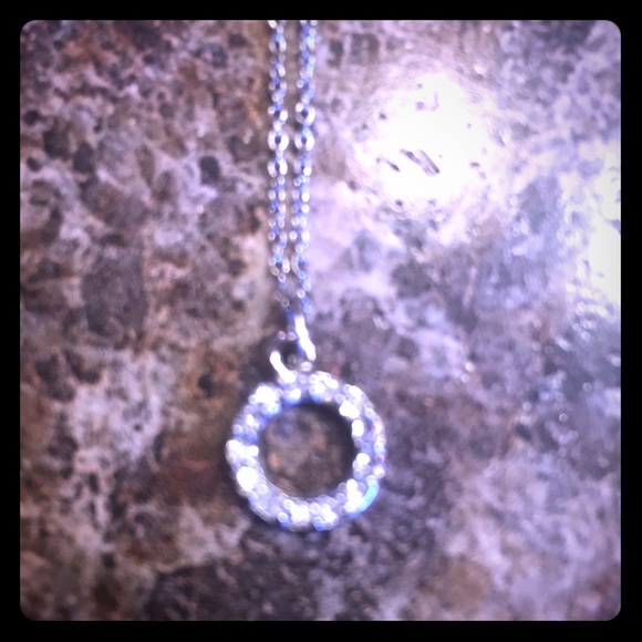 Cute, silver necklace, like new condition.