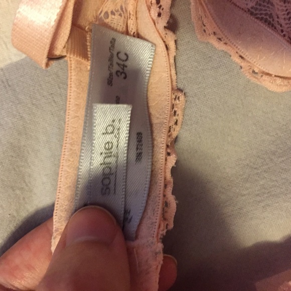 Pink Lace Bra - Picture 3 of 4