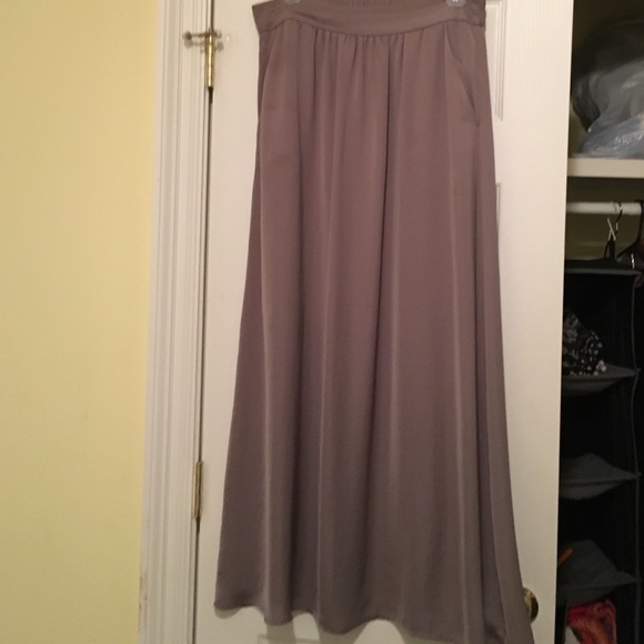 Gorgeous Ann Taylor LOFT Skirt.