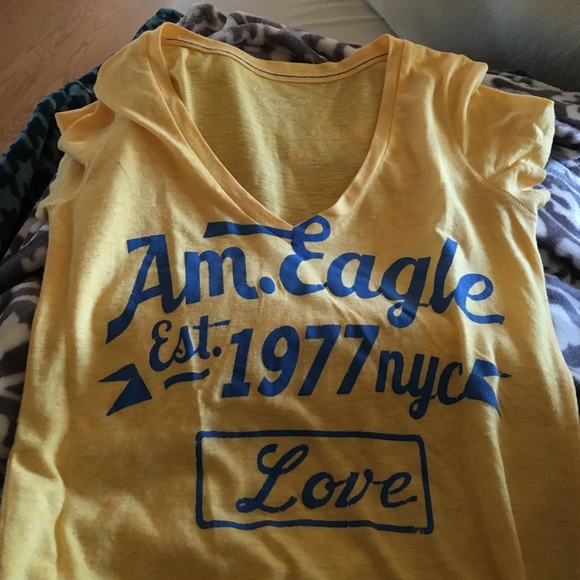 American Eagle Tshirt - Picture 1 of 1