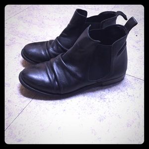 Steve Madden Chelsea Boot
