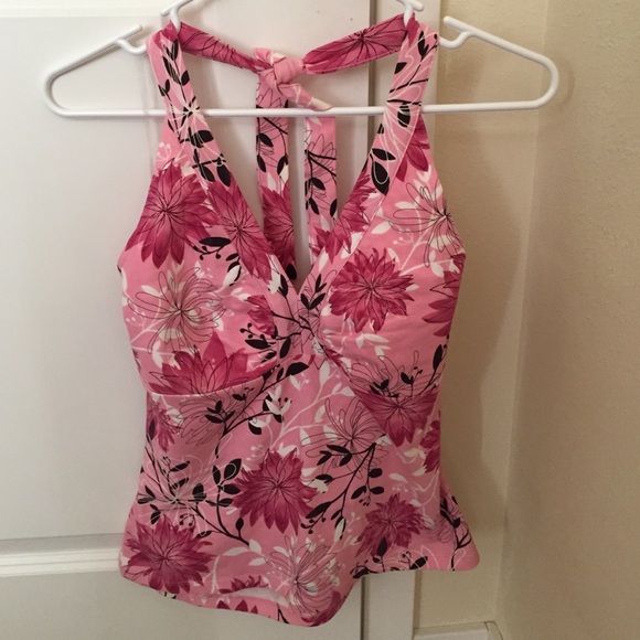 NWT Juniors Pink Halter Top - Picture 1 of 2