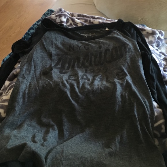 Tshirt - Picture 1 of 1