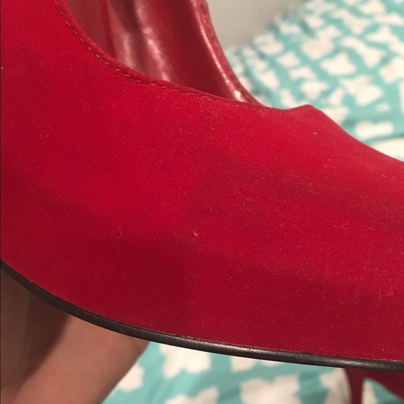 Red Heels - Picture 2 of 3